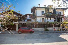  Oazis Family Hotel  Ловеч